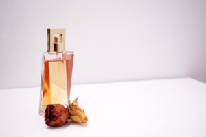 7 mental health benefits of wearing perfume